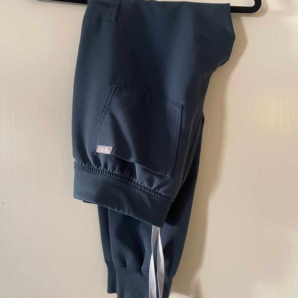 Scrub pants